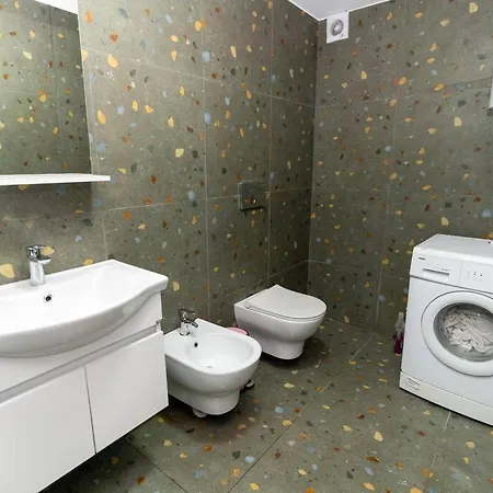 Urban Loft W/ Beachview Wi-fi Ac * ساراندا