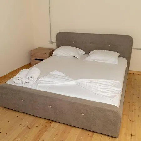 Urban Loft W/ Beachview Wi-fi Ac * Saranda